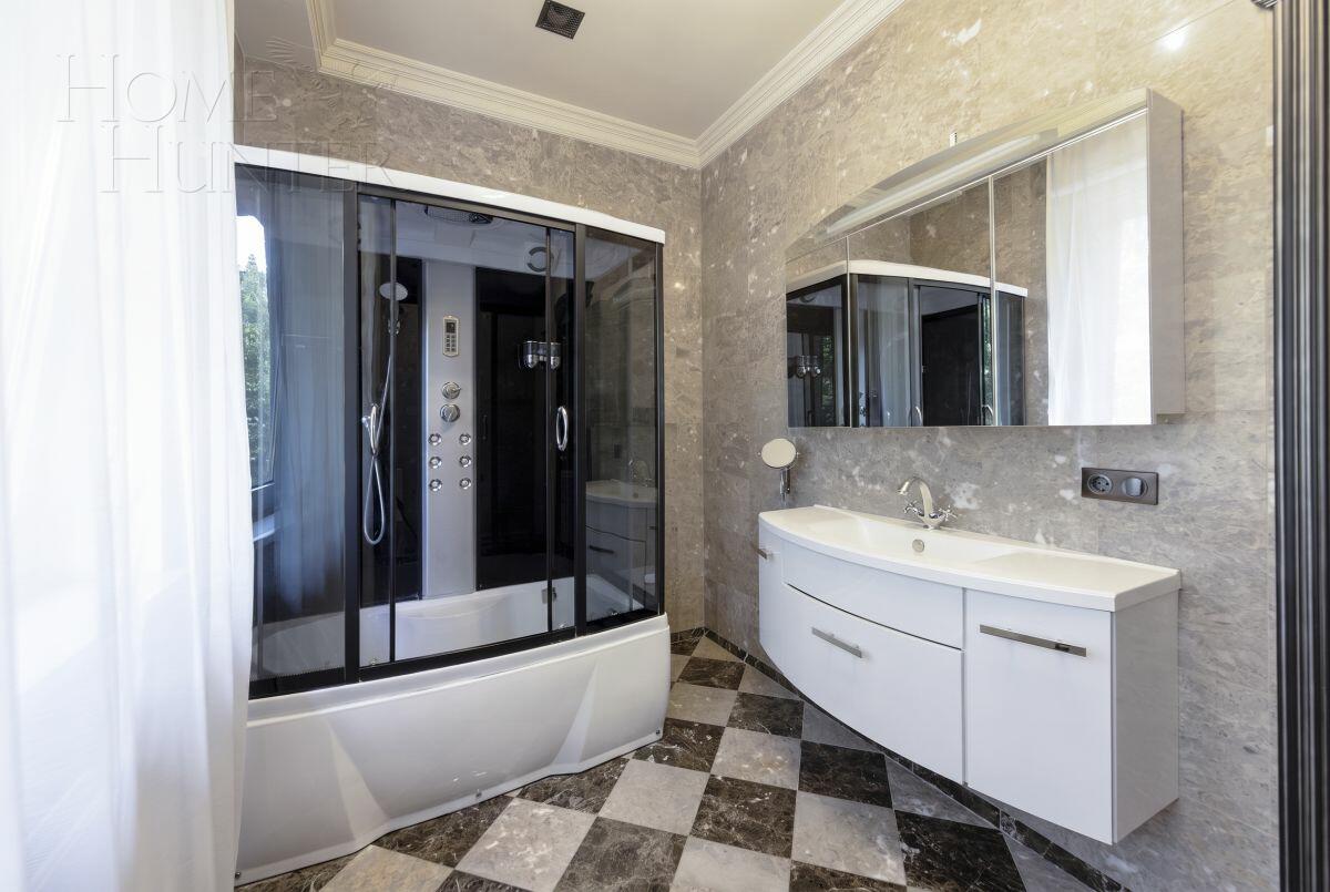 2-этажный коттедж 640 м² с отделкой