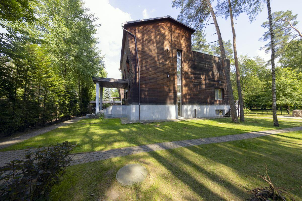 2-этажный коттедж 640 м² с отделкой