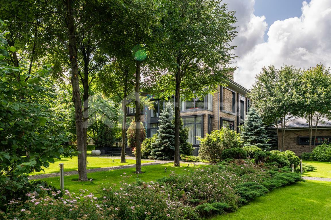 2-этажный коттедж 750 м² с отделкой