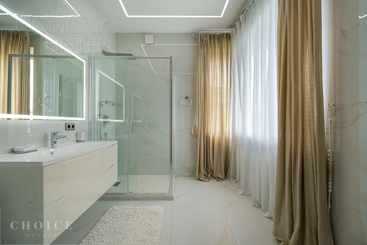 2-этажный коттедж 300 м² с отделкой