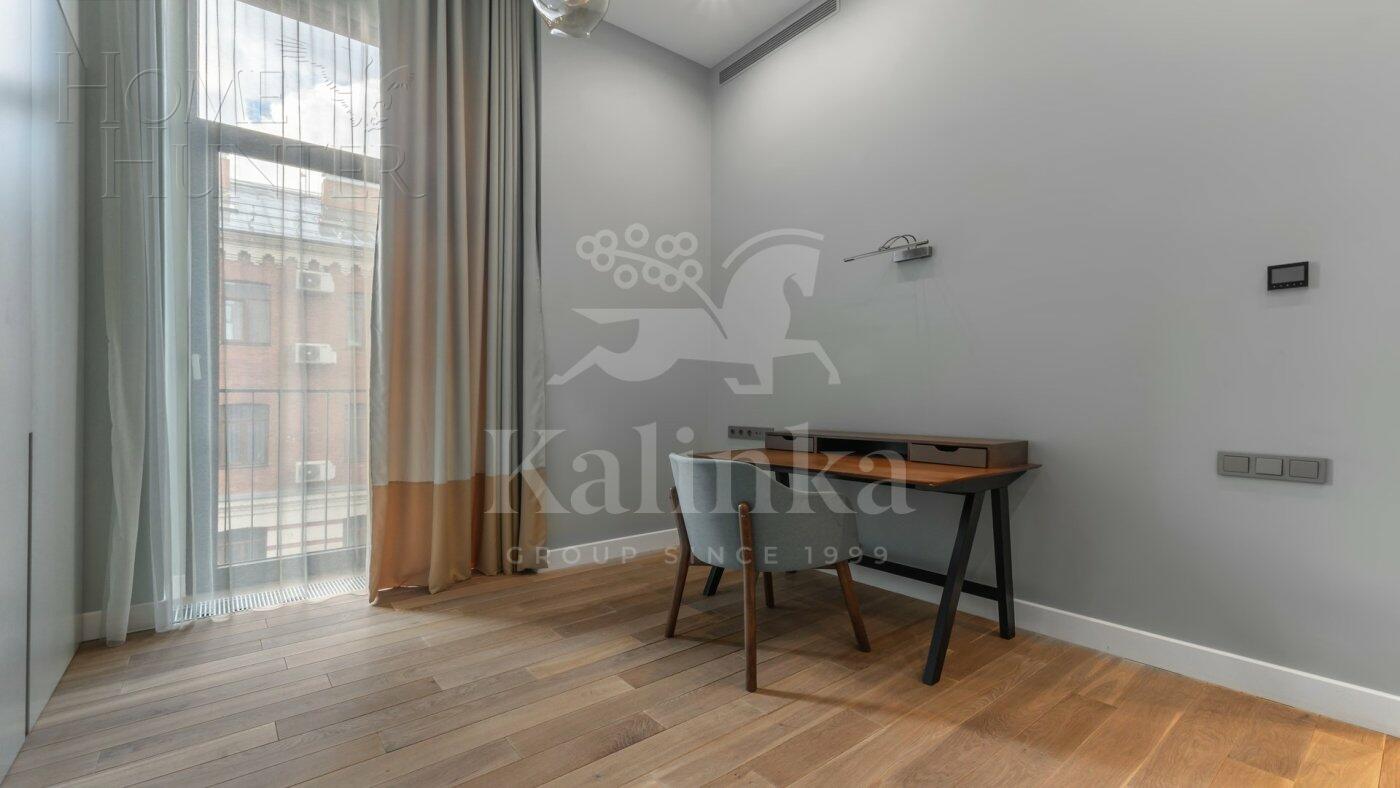 5-КОМН. КВАРТИРА С ОТДЕЛКОЙ 212.9 М² НА 3 ЭТАЖЕ