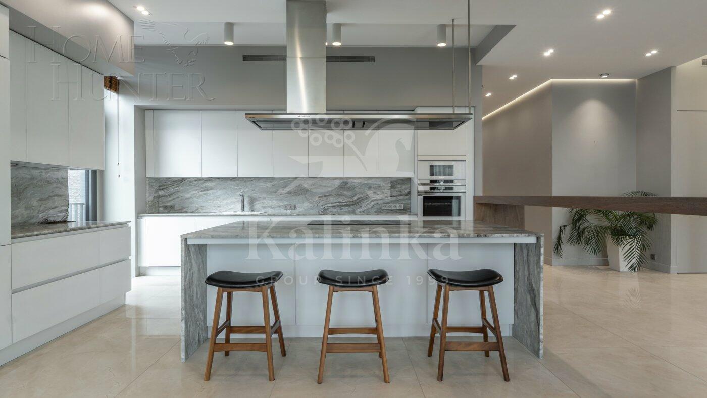 5-КОМН. КВАРТИРА С ОТДЕЛКОЙ 212.9 М² НА 3 ЭТАЖЕ