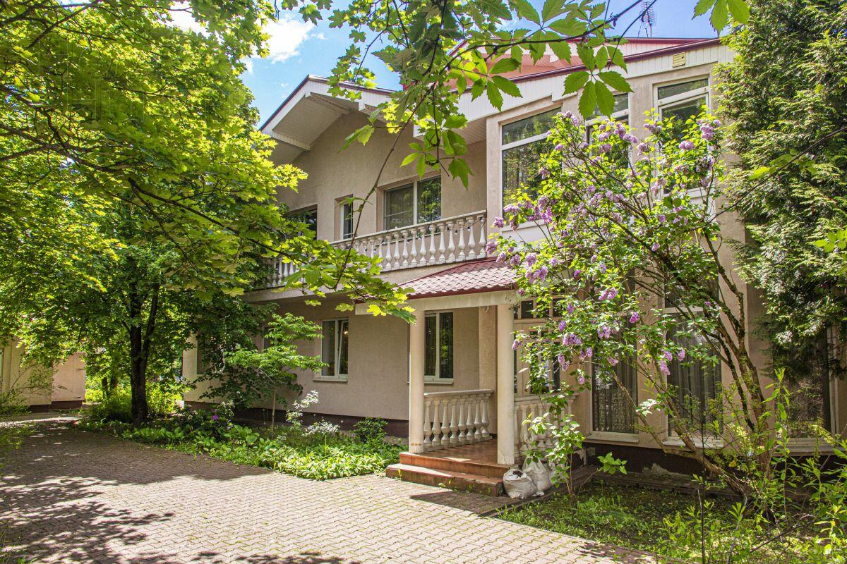 2-этажный коттедж 610 м² с отделкой
