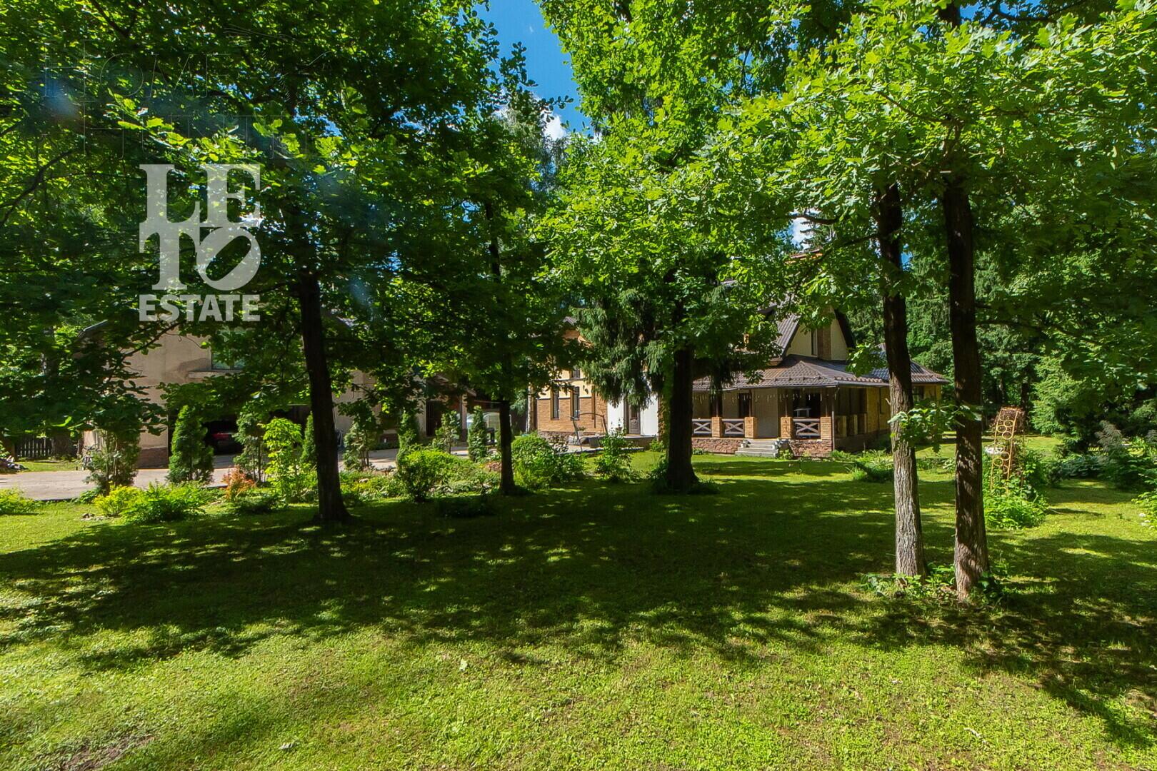 3-этажный коттедж 950 м² без отделки
