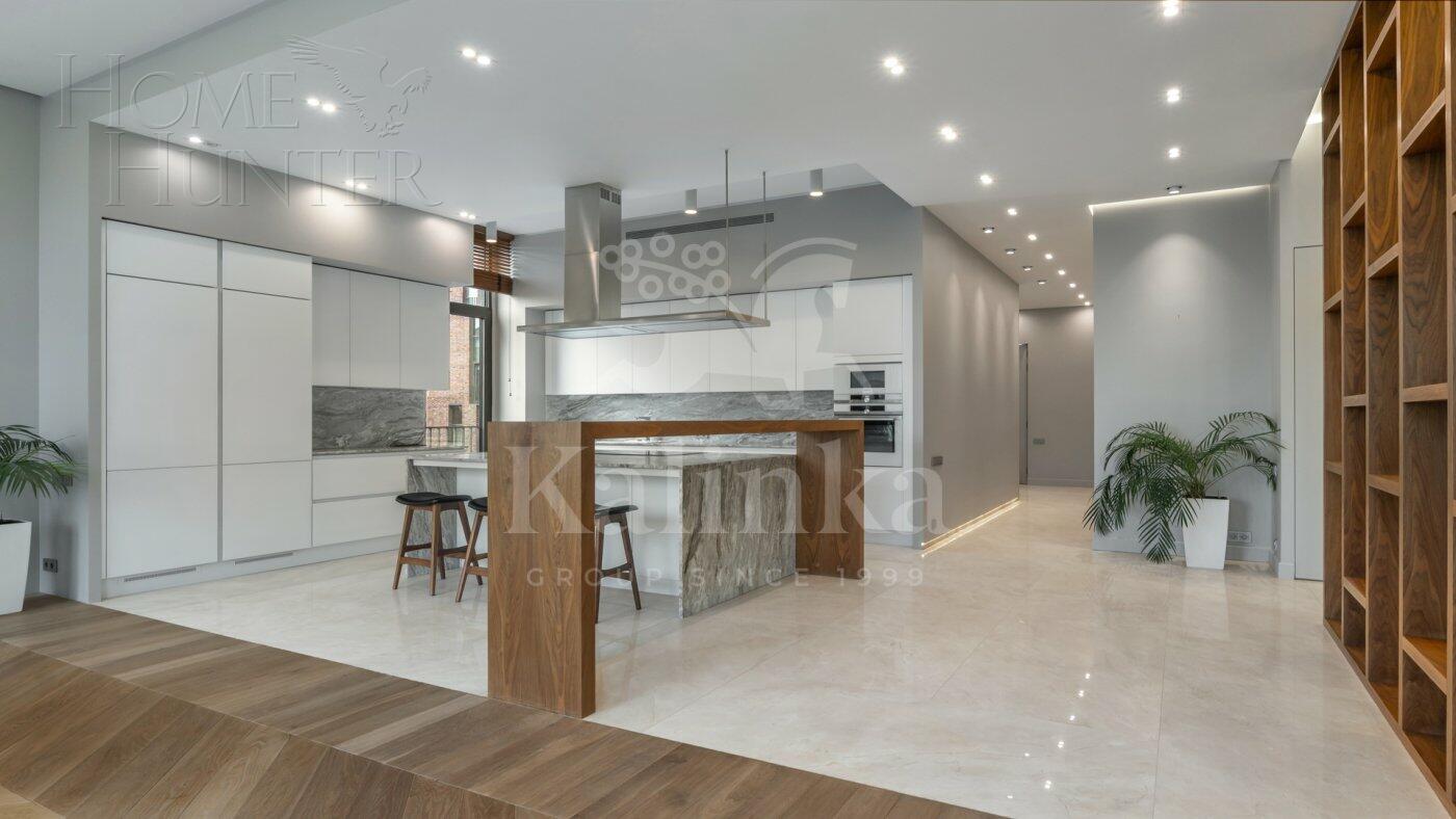 5-КОМН. КВАРТИРА С ОТДЕЛКОЙ 212.9 М² НА 3 ЭТАЖЕ