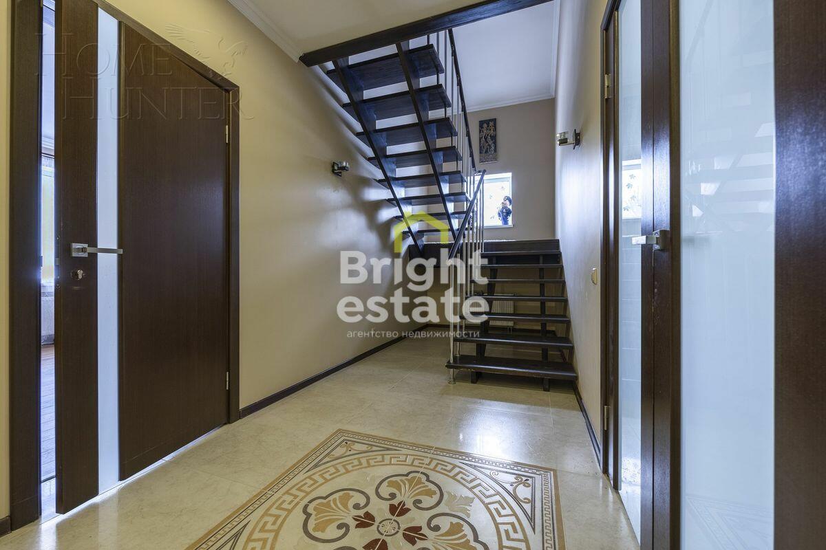 2-этажный коттедж 220 м² с отделкой