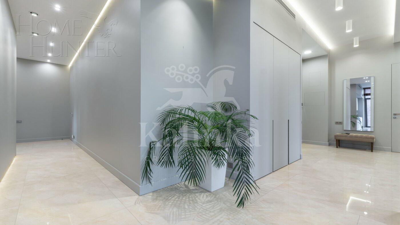 5-КОМН. КВАРТИРА С ОТДЕЛКОЙ 212.9 М² НА 3 ЭТАЖЕ
