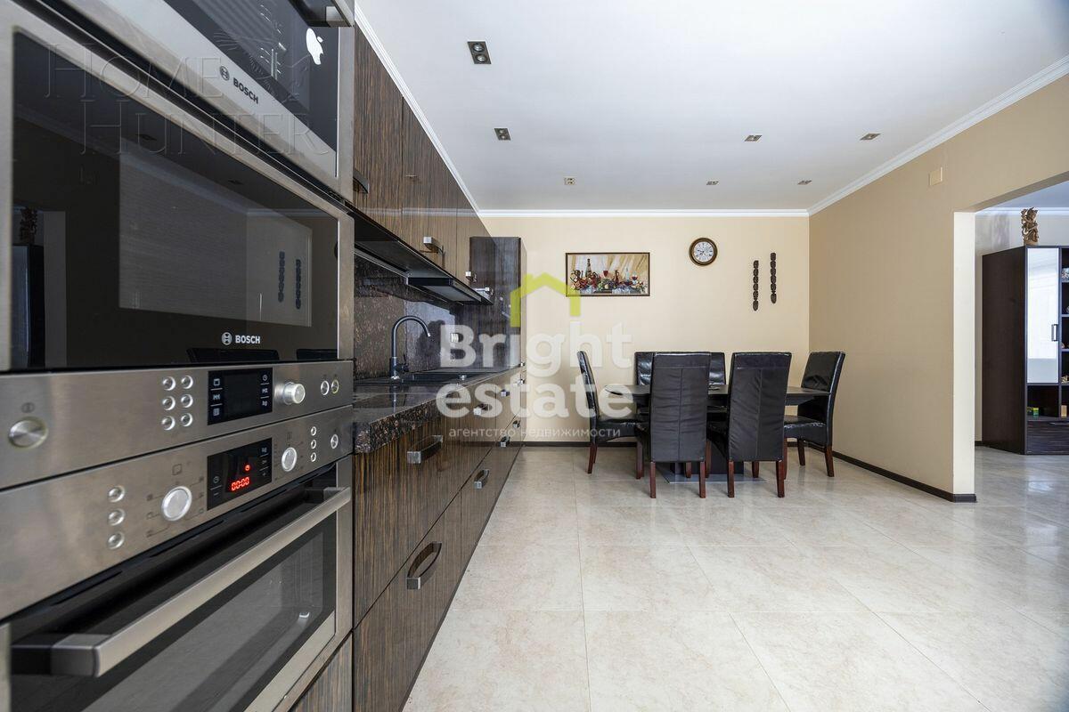 3-этажный коттедж 1 020 м² с отделкой