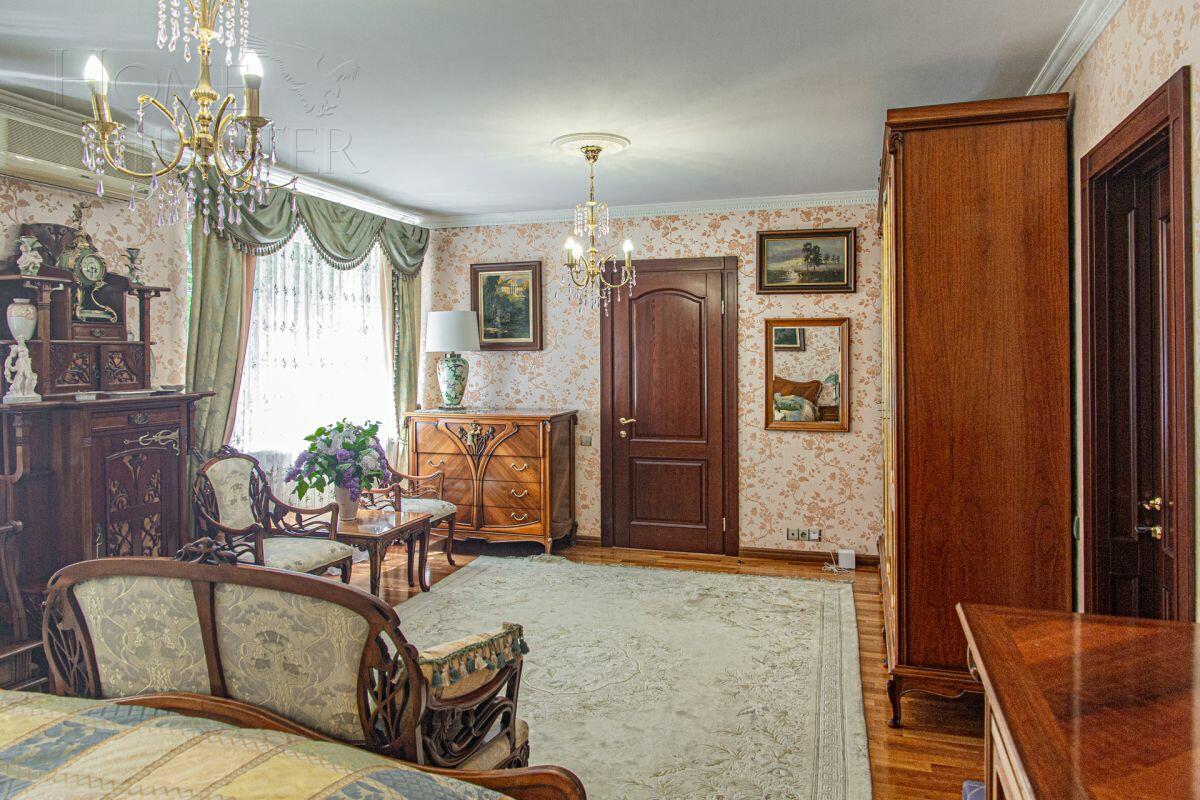 2-этажный коттедж 610 м² с отделкой