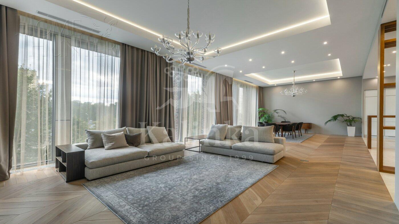 5-КОМН. КВАРТИРА С ОТДЕЛКОЙ 212.9 М² НА 3 ЭТАЖЕ