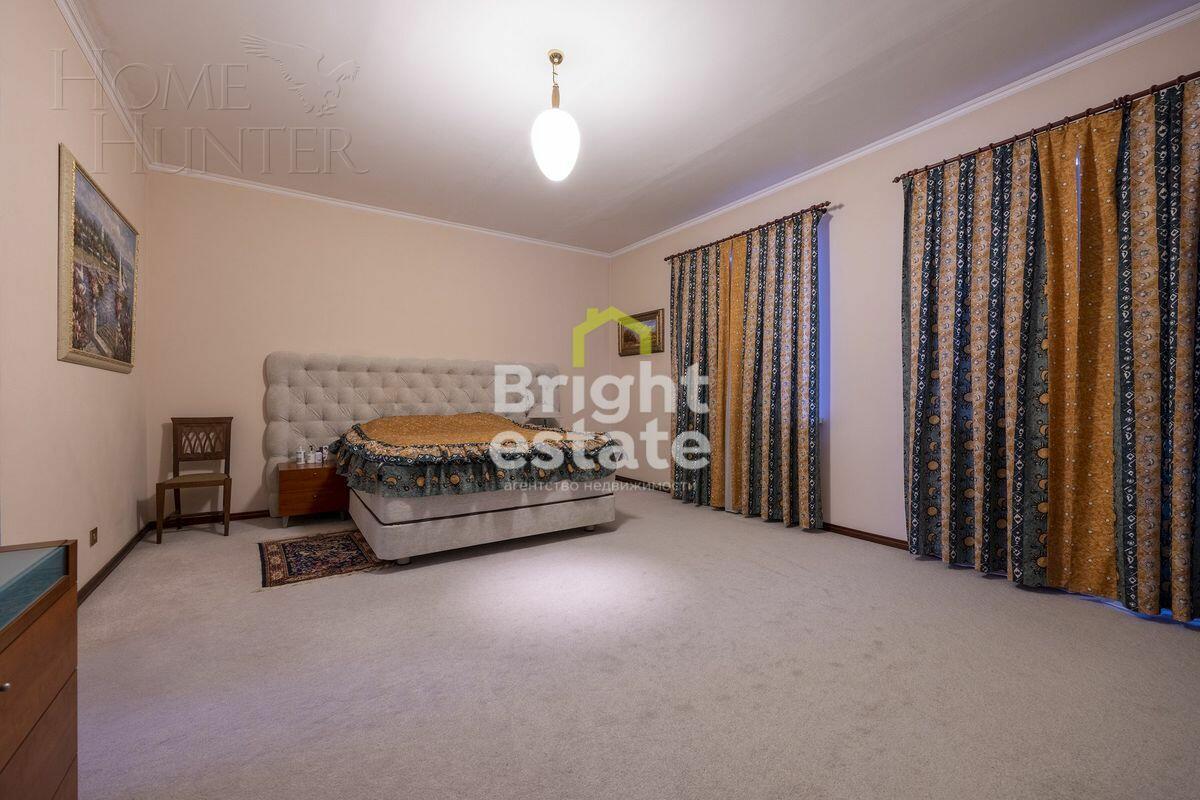 3-этажный коттедж 1 020 м² с отделкой