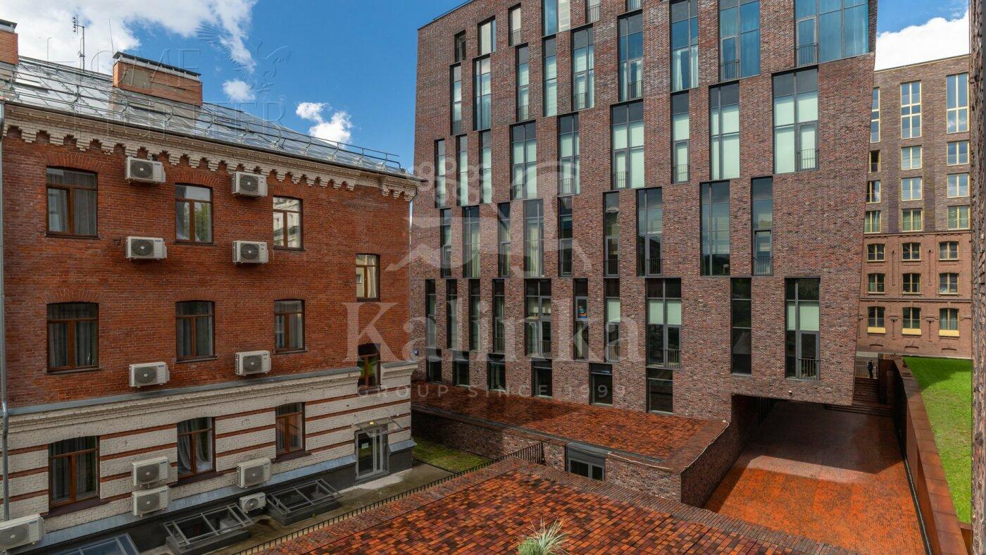 5-КОМН. КВАРТИРА С ОТДЕЛКОЙ 212.9 М² НА 3 ЭТАЖЕ