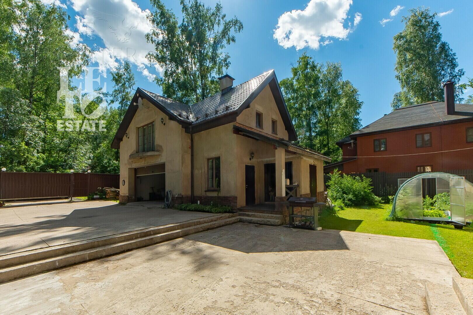 3-этажный коттедж 950 м² без отделки