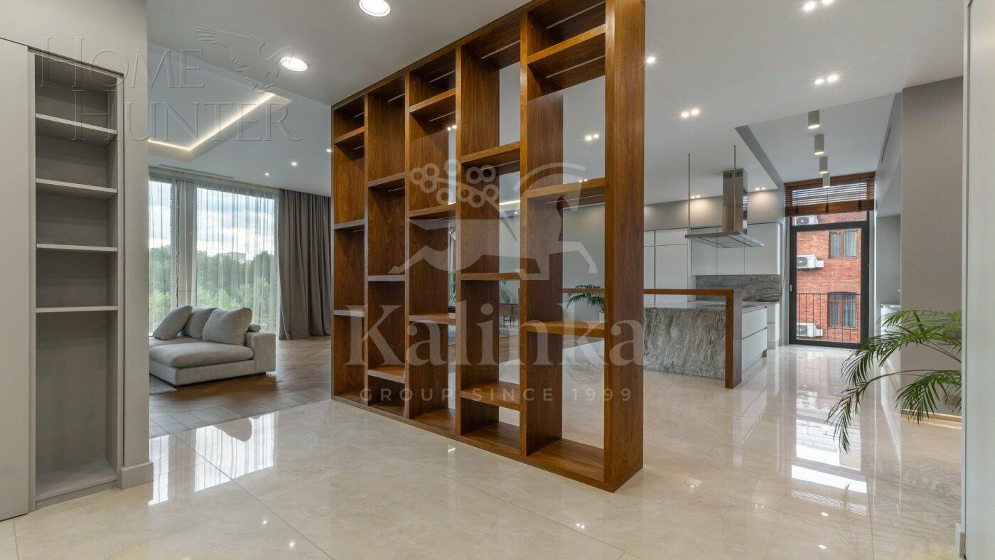 5-КОМН. КВАРТИРА С ОТДЕЛКОЙ 212.9 М² НА 3 ЭТАЖЕ