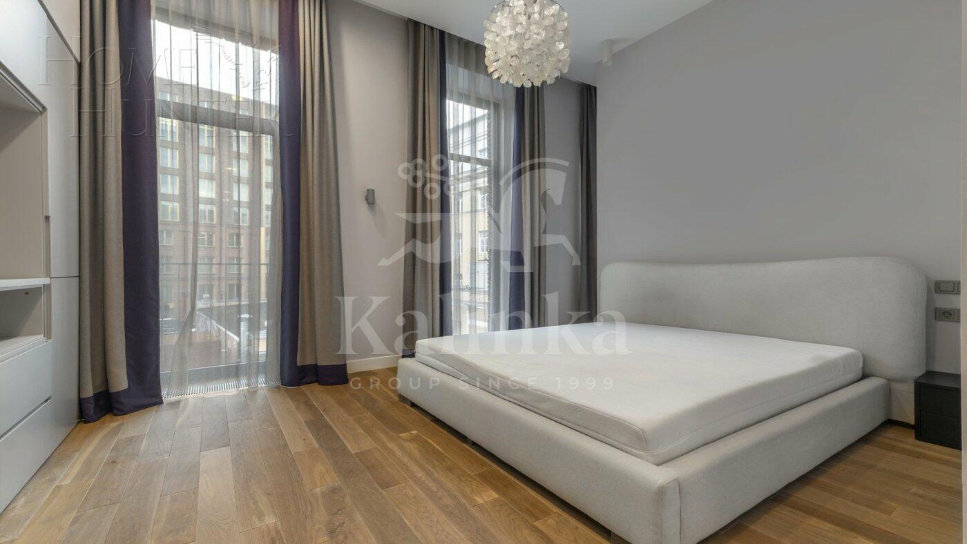 5-КОМН. КВАРТИРА С ОТДЕЛКОЙ 212.9 М² НА 3 ЭТАЖЕ