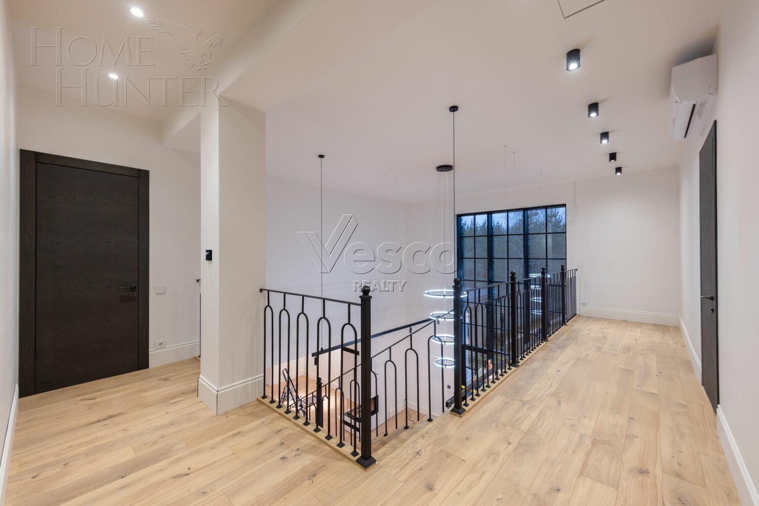 2-этажный коттедж 650 м² с отделкой