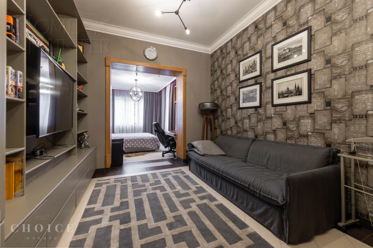 3-этажный коттедж 650 м² с отделкой