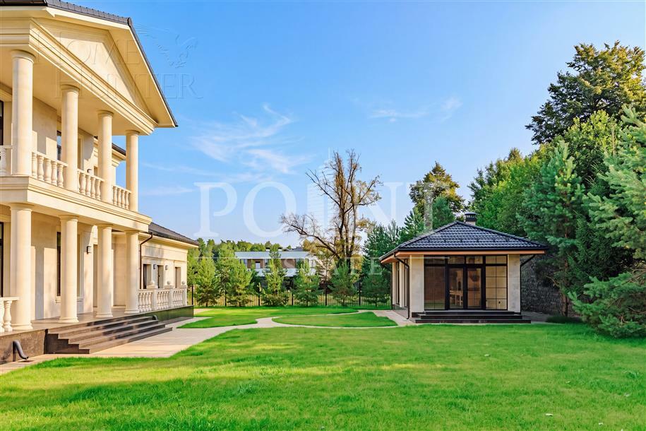 2-этажный коттедж 590 м² с отделкой