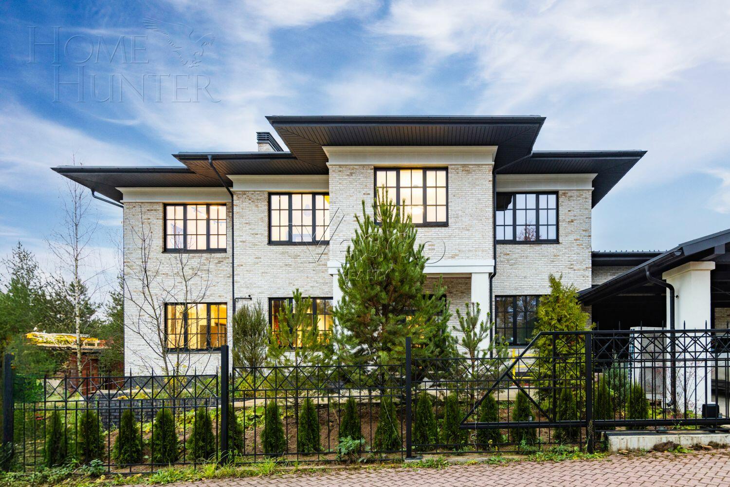2-этажный коттедж 650 м² с отделкой