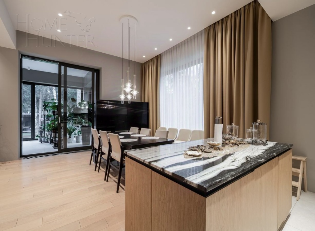 2-этажный коттедж 320 м² с отделкой