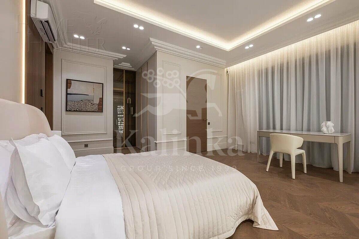 2-этажный коттедж 1 000 м² без отделки