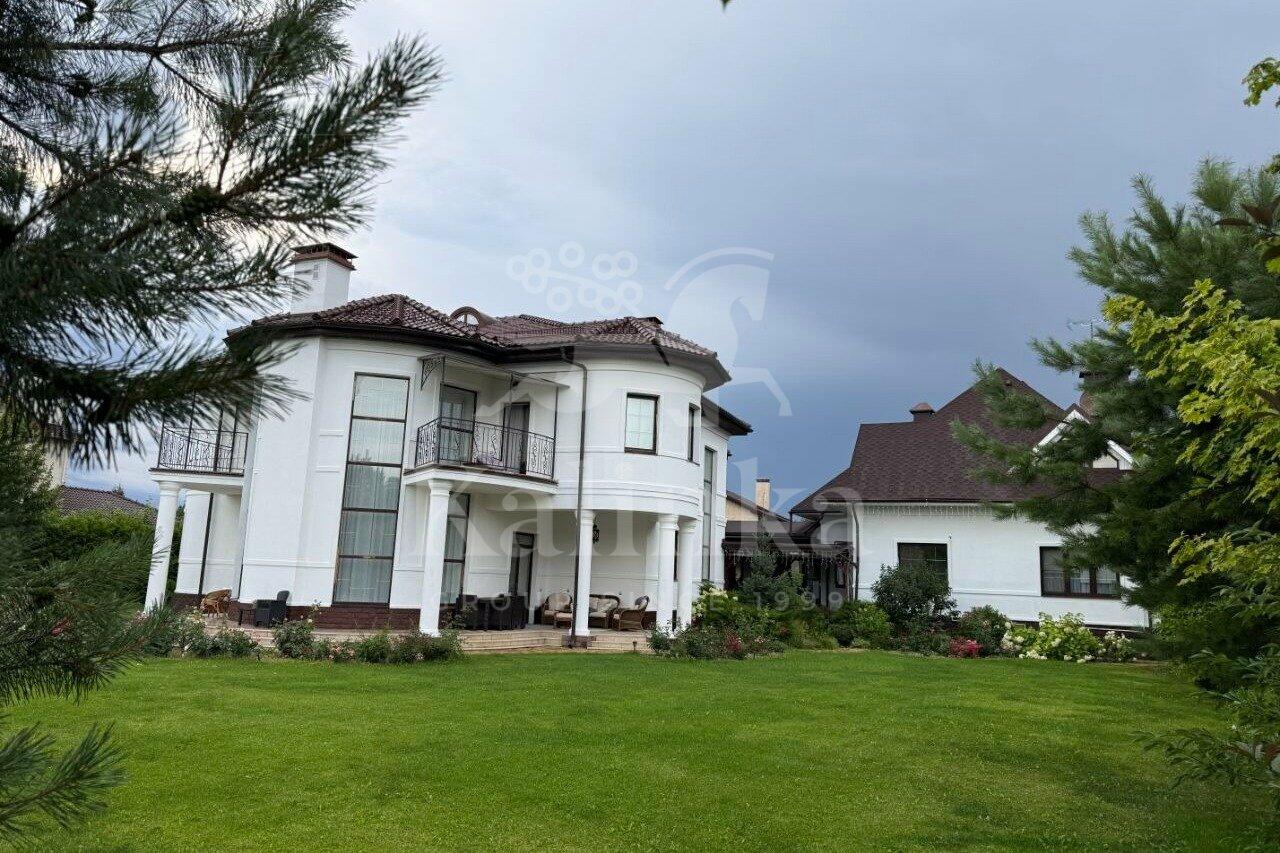 2-этажный коттедж 570 м² с отделкой