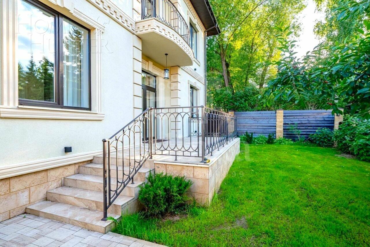 2-этажный коттедж 800 м² с отделкой
