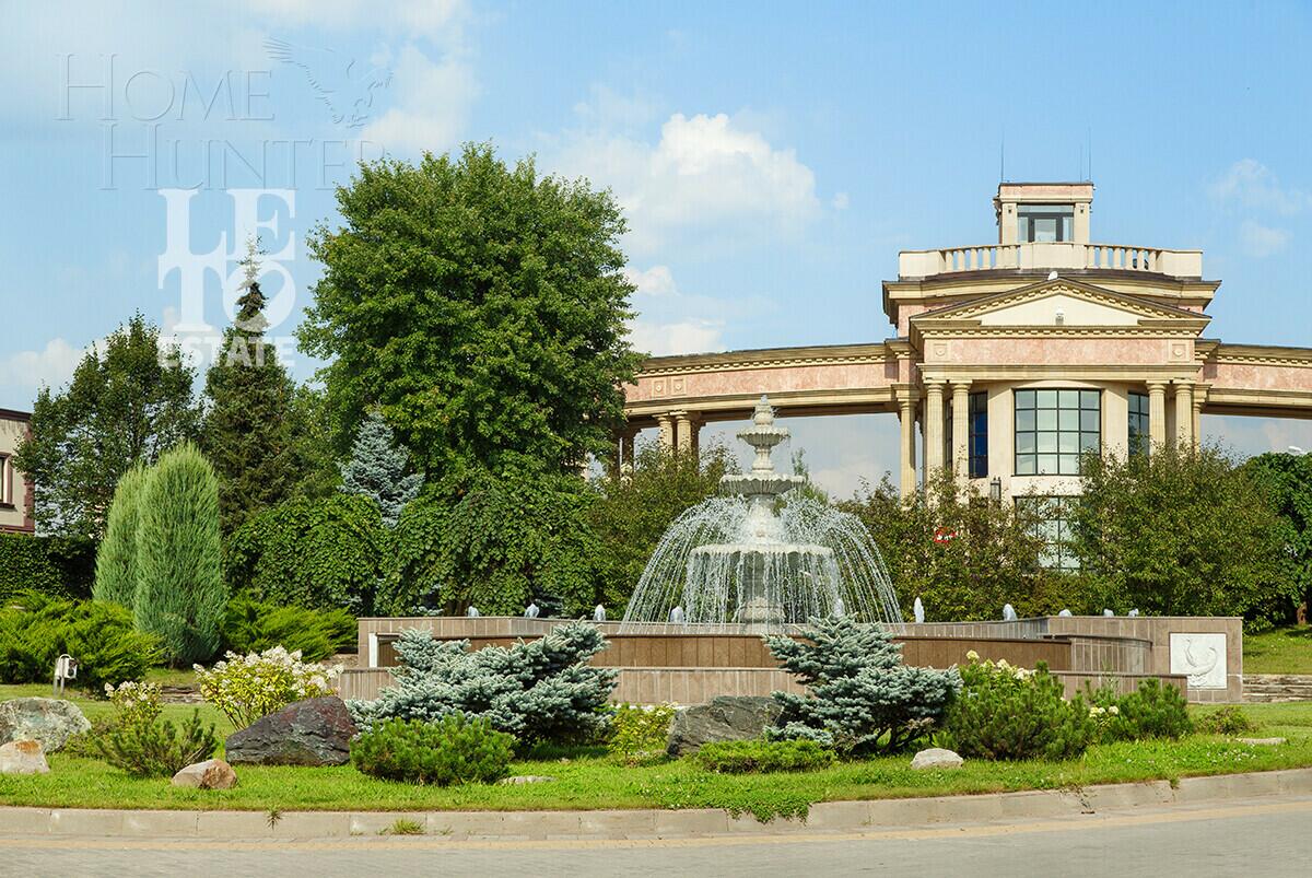 2-этажный коттедж 640 м² с отделкой