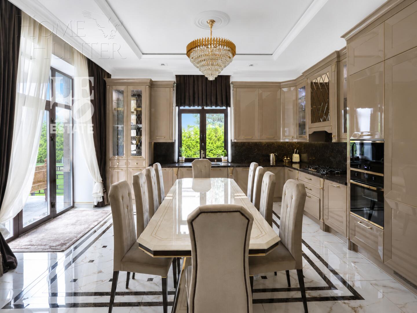 2-этажный коттедж 640 м² с отделкой