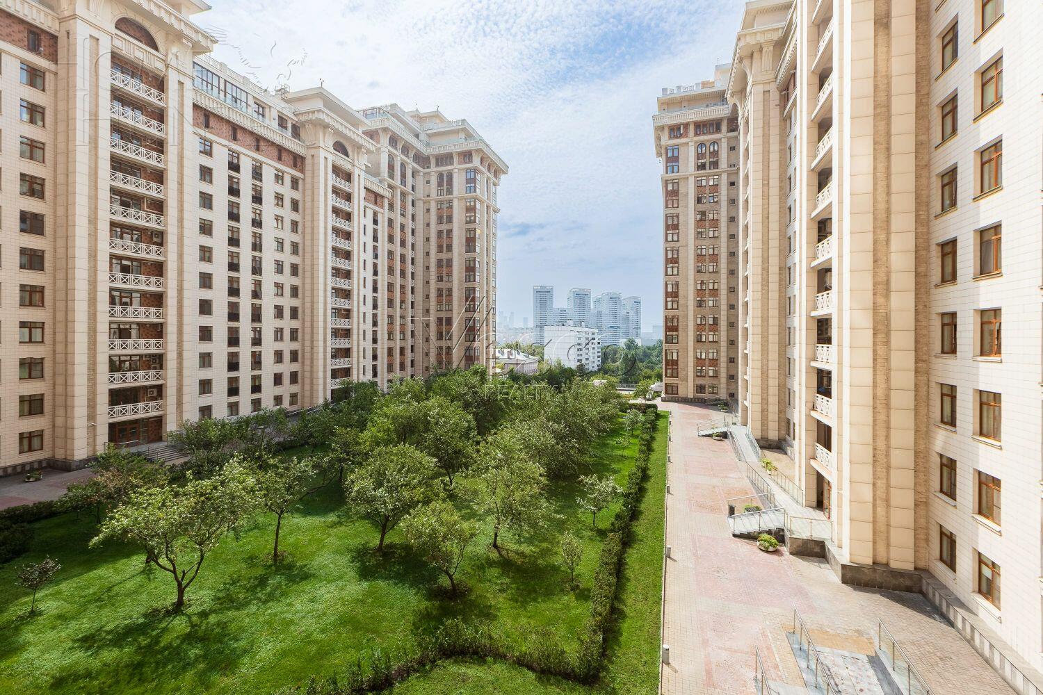 5-КОМН. КВАРТИРА БЕЗ ОТДЕЛКИ 220 М² НА 4 ЭТАЖЕ