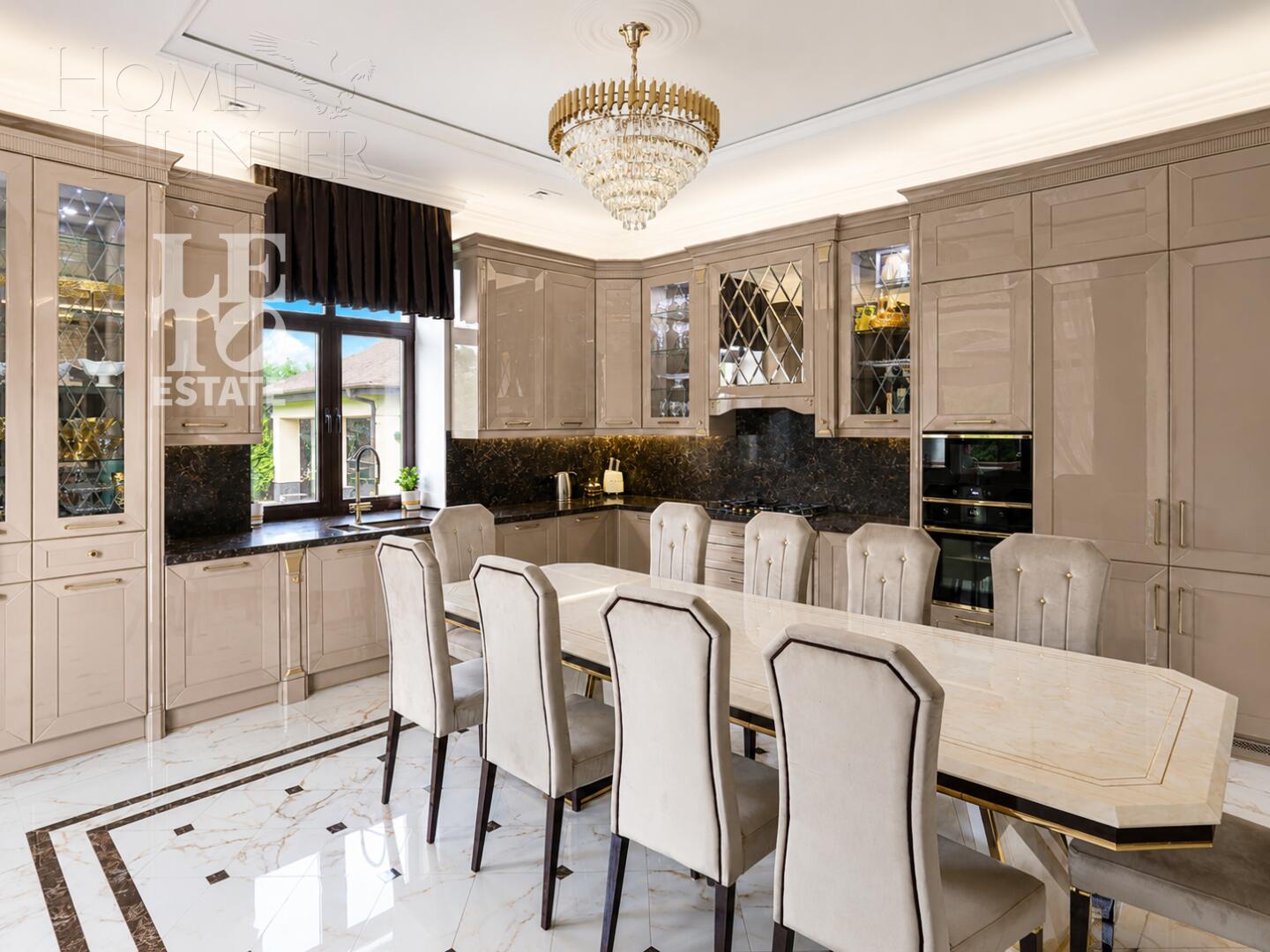 2-этажный коттедж 640 м² с отделкой