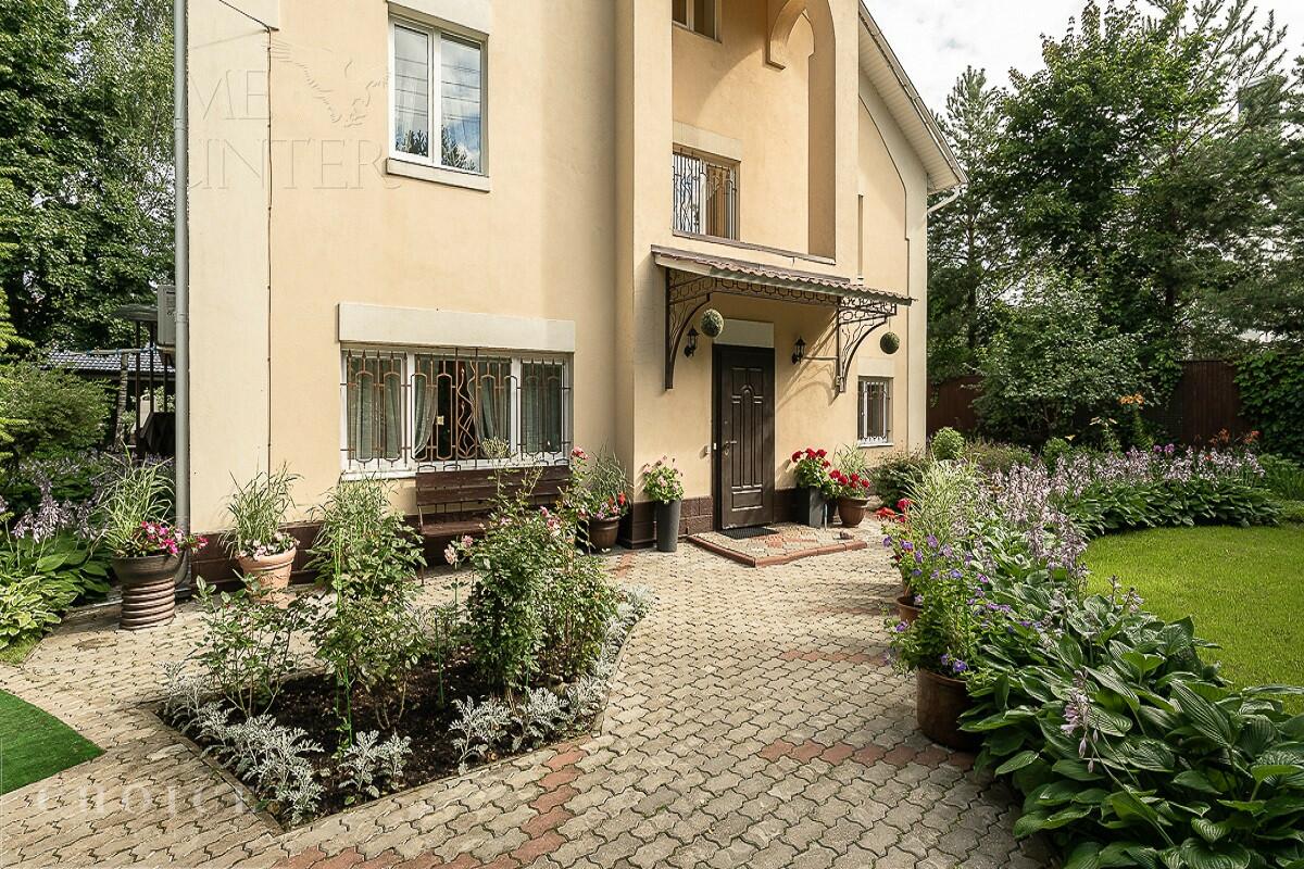 2-этажный коттедж 335 м² с отделкой
