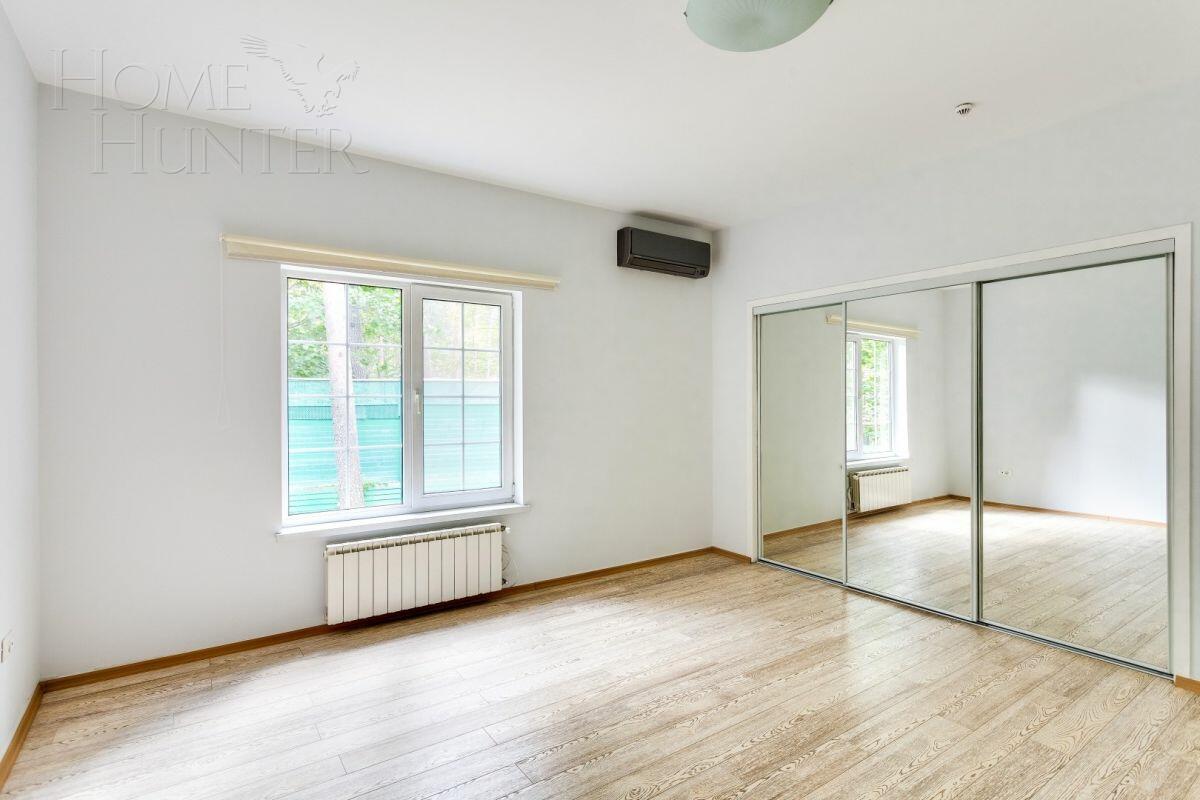 2-этажный таунхаус 890 м² с отделкой