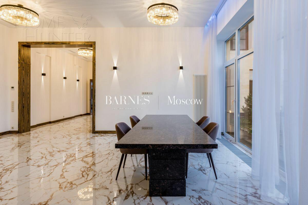 2-этажный коттедж 1 500 м² с отделкой