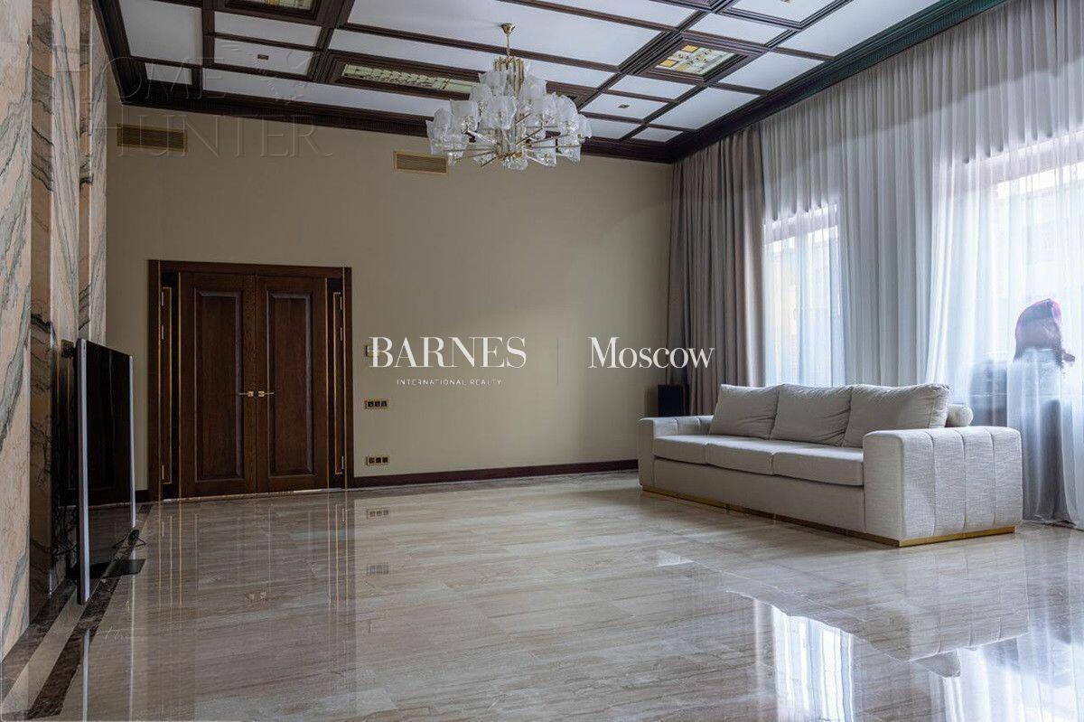 2-этажный коттедж 1 800 м² с отделкой