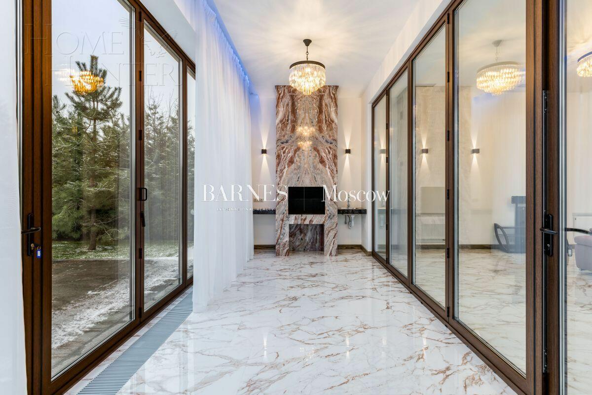 2-этажный коттедж 1 500 м² с отделкой