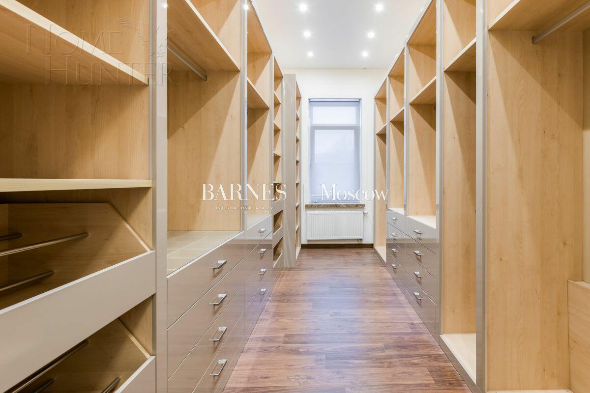 2-этажный коттедж 1 500 м² с отделкой