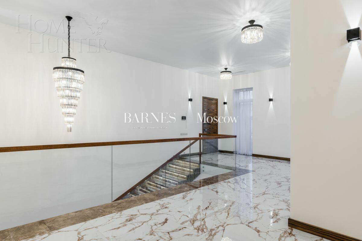 2-этажный коттедж 1 500 м² с отделкой