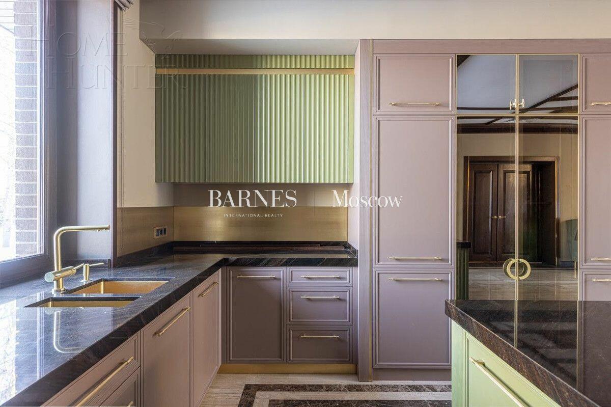 2-этажный коттедж 1 800 м² с отделкой