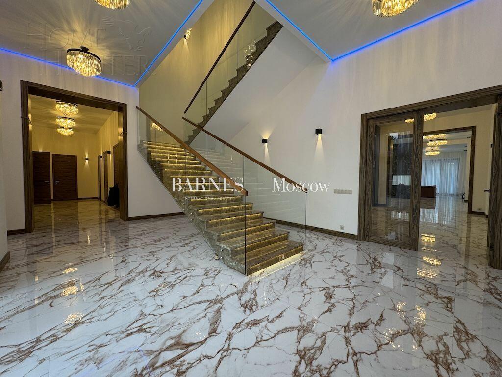 2-этажный коттедж 1 500 м² с отделкой