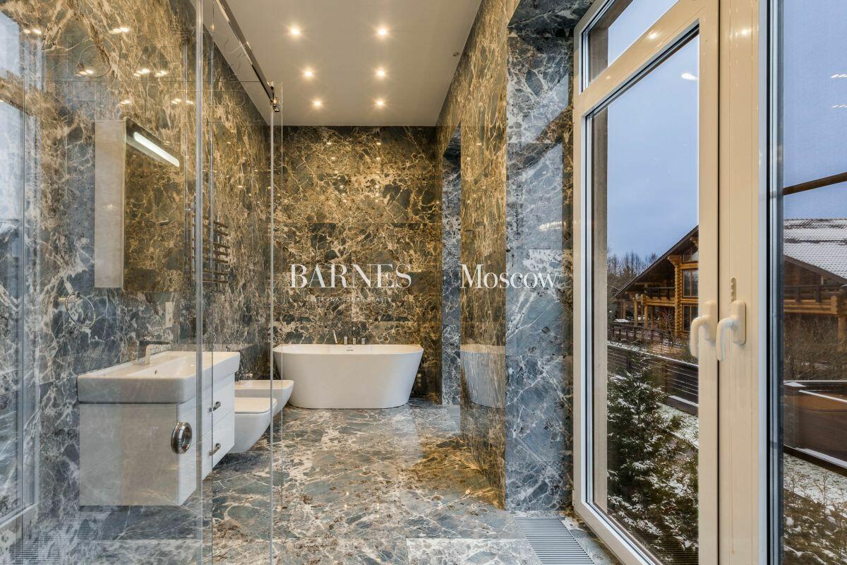 2-этажный коттедж 1 500 м² с отделкой