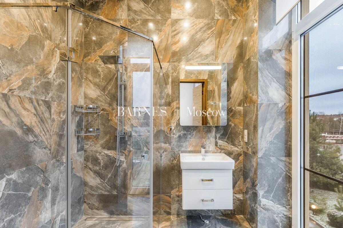 2-этажный коттедж 1 500 м² с отделкой