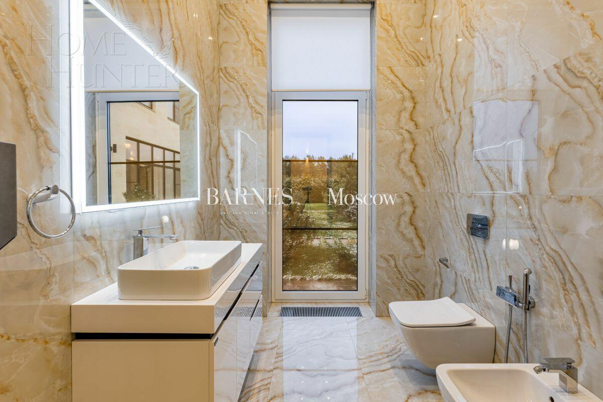 2-этажный коттедж 1 500 м² с отделкой