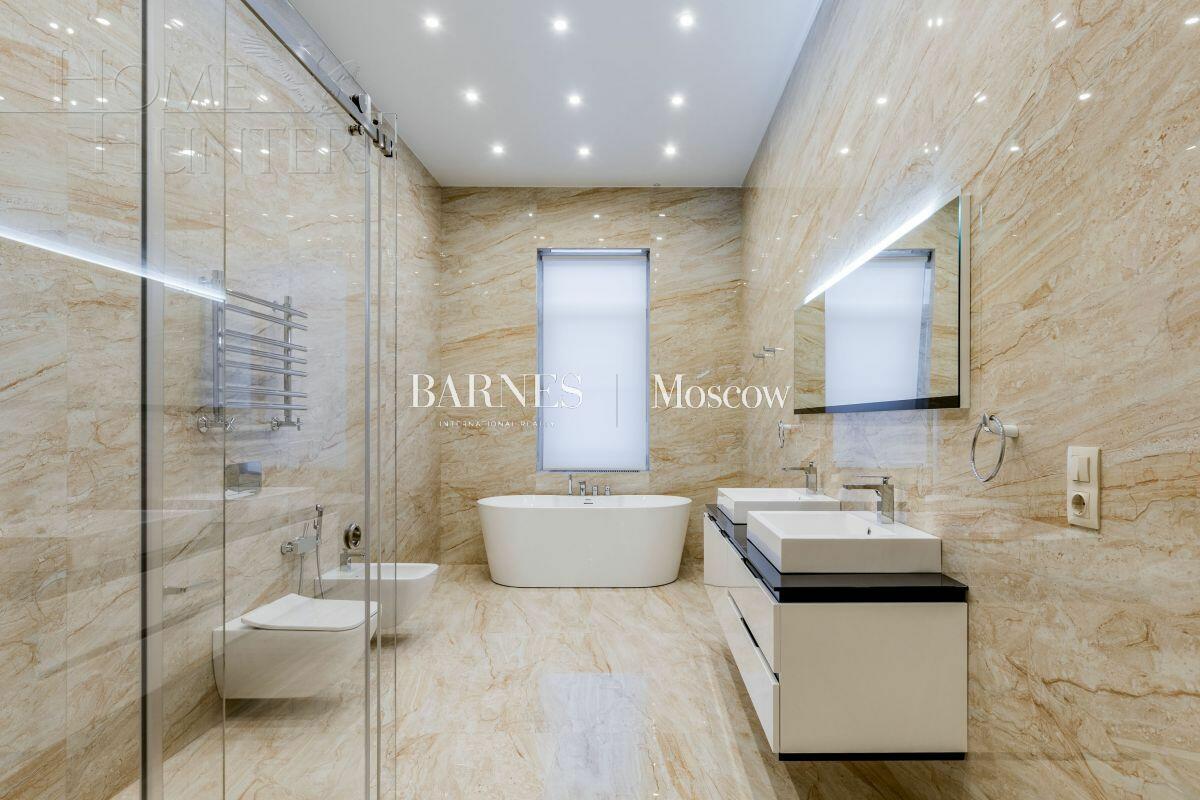 2-этажный коттедж 1 500 м² с отделкой