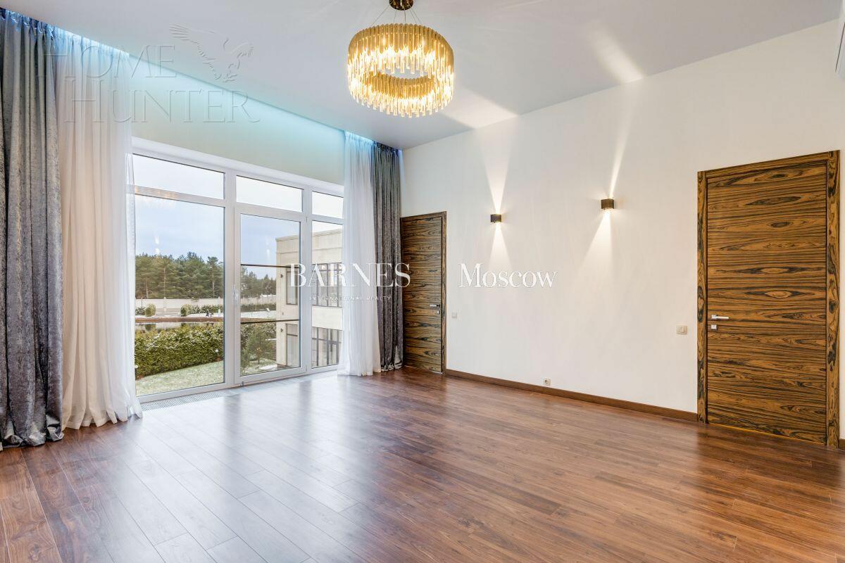 2-этажный коттедж 1 500 м² с отделкой
