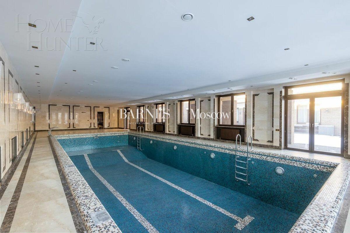 2-этажный коттедж 1 800 м² с отделкой