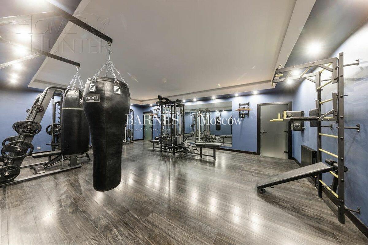 2-этажный коттедж 1 800 м² с отделкой