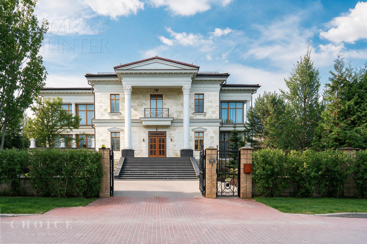2-этажный коттедж 1 250 м² с отделкой