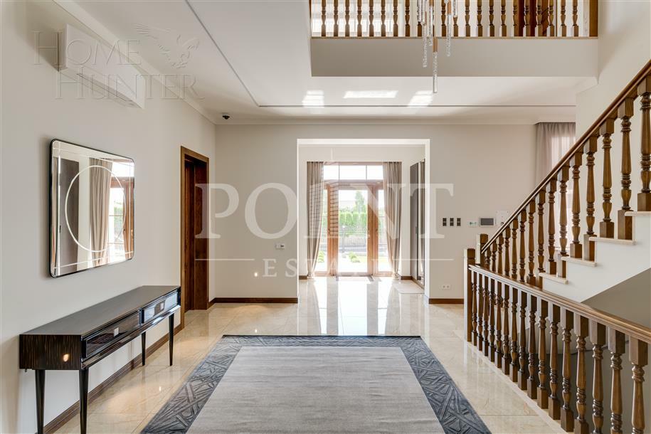 2-этажный коттедж 900 м² с отделкой