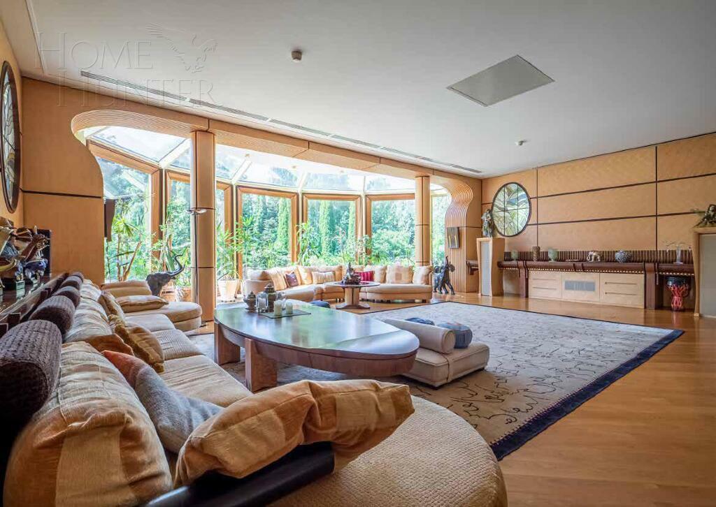 2-этажный коттедж 1 500 м² с отделкой